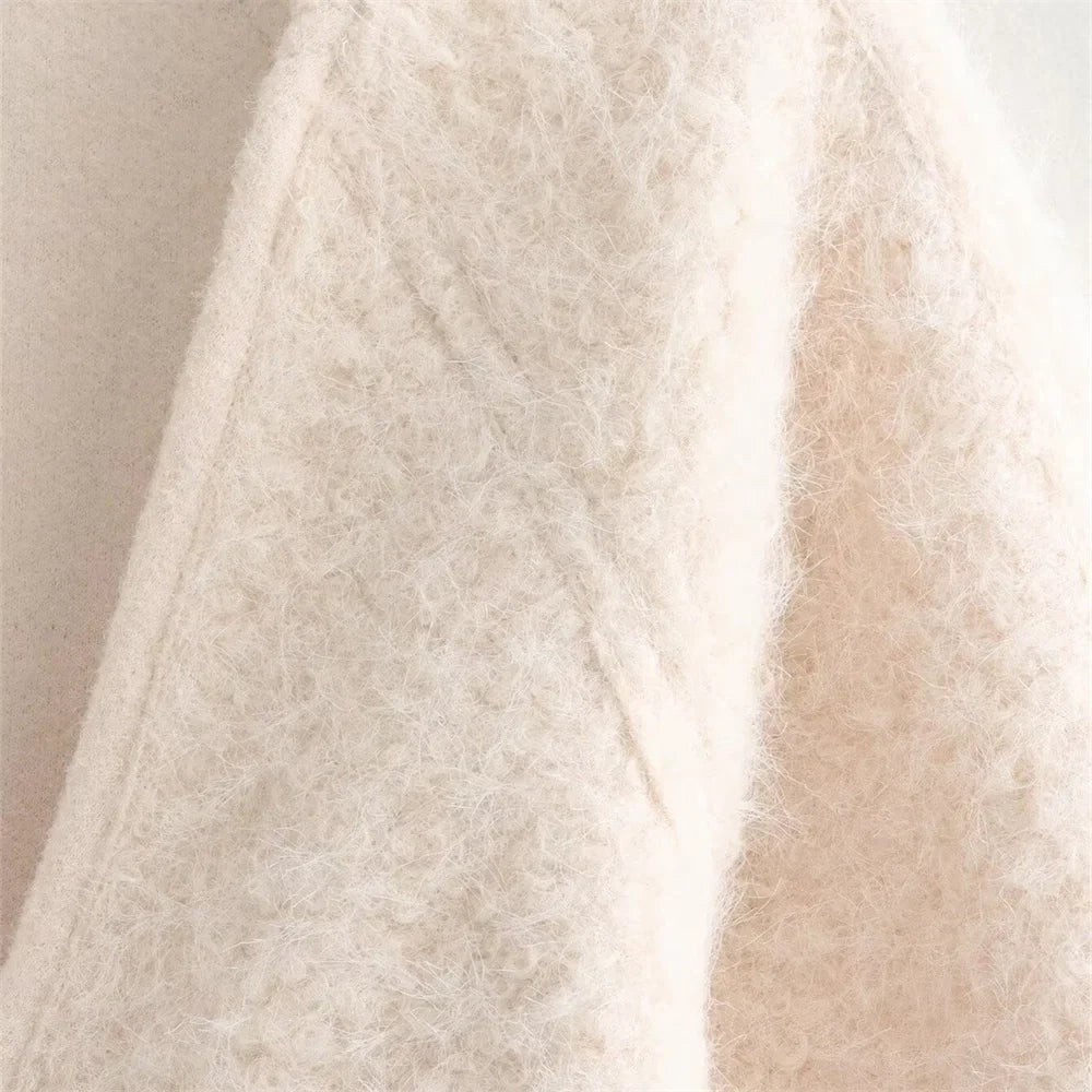 Sofia – Beige Slim-Fit Vest met Decoratieve Straps