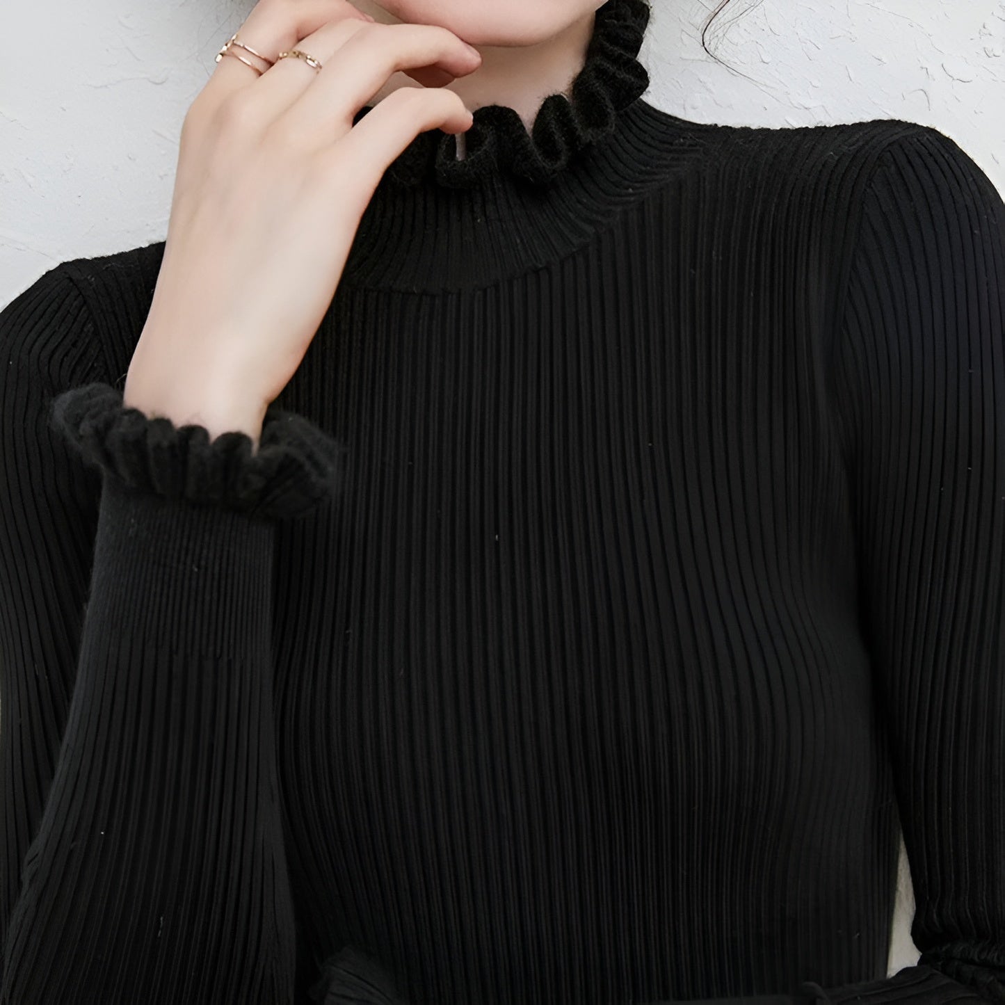 Marina – Plus Size Dames Turtleneck Sweater met Ruches