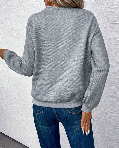 Camille – Luxe Gebreide Damestrui met Knopen" can be rewritten as:

"Camille – Elegante Gebreide Damestrui met Knopen
