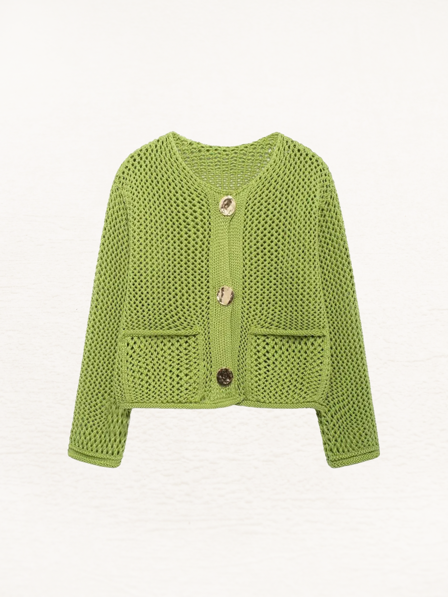 Giulia – Grofgebreid Damesvest met Metallic Knopen" 

Rewritten: "Giulia – Chunky Knit Women's Cardigan with Metallic Buttons