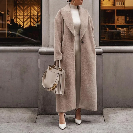 Sofia – Gemütliche Plüsch-Damenwinterjacke