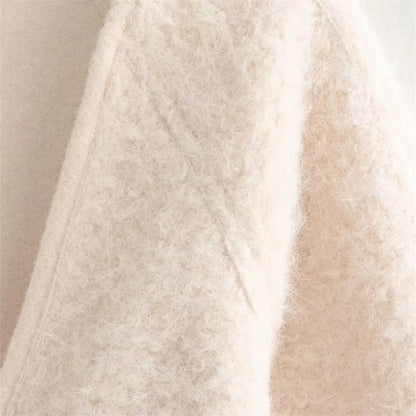 Sofia – Beige Slim-Fit Vest met Decoratieve Straps